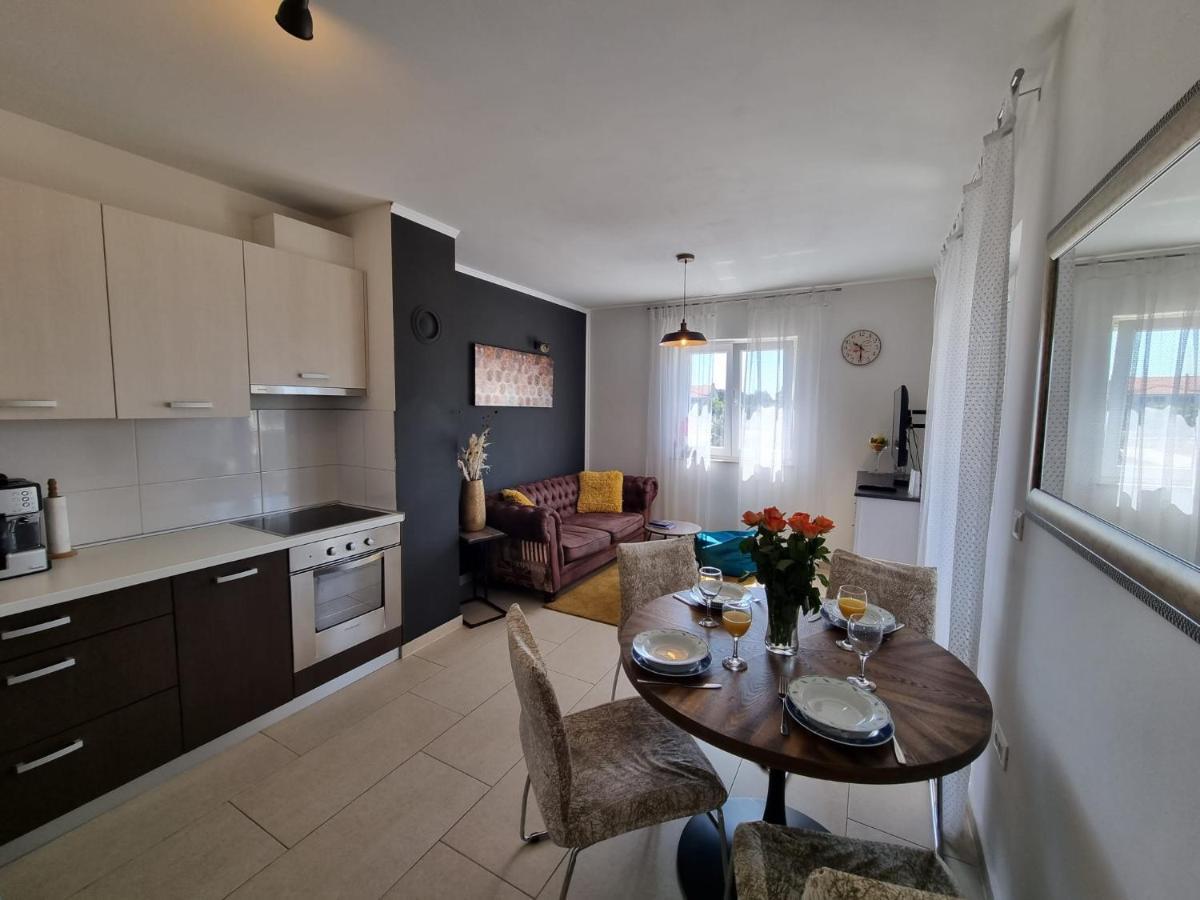 Apartman Marija Biograd Na Moru Exteriör bild